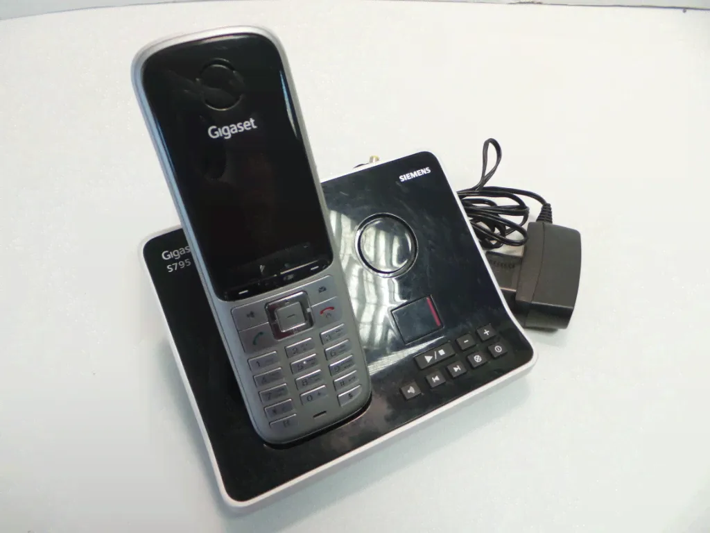 Телефон Siemens Gigaset S79H /база, трубка-3